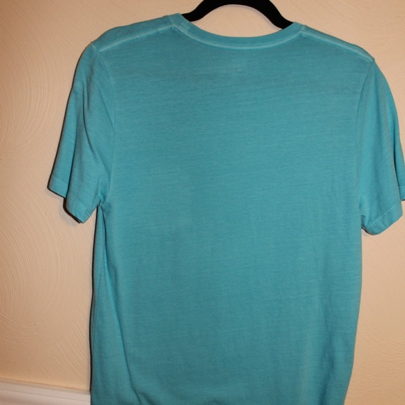 Old Navy Pocket Tee - Picture 2 of 2